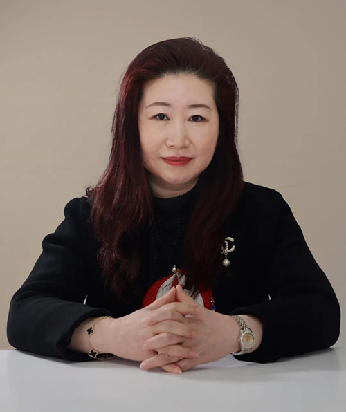 长沙长亿玩具有限公司总经理 凌云女士.jpg 长沙长亿玩具有限公司总经理 凌云女士.jpg